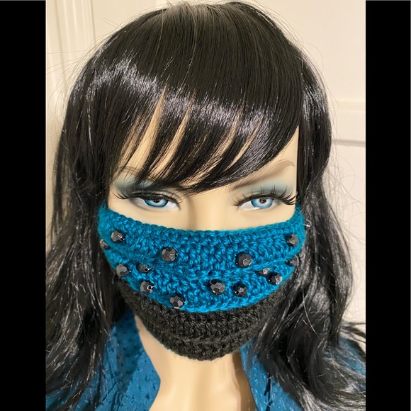 Decorative Hand-Knitted Face Mask - Picture 7 of 9